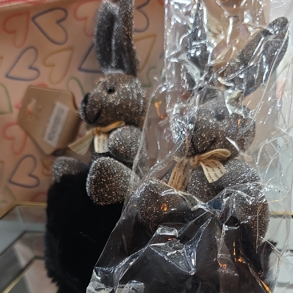 Glitter Bunny Keychain with Black Pom Pom - Picture 4 of 6